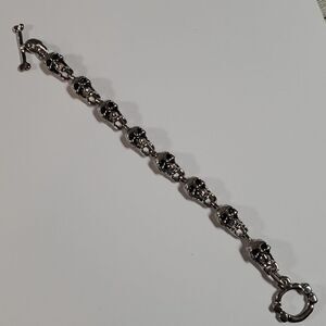 Silver‎ Toned Skull Toggle Bracelet